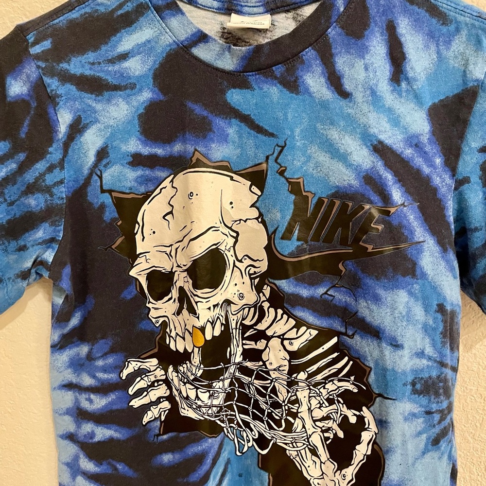 Vtg NIKE Tie Dye Skull Logo Graphic T-Shirt Blue Swirl Men’s Size S